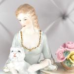 YW-00233 (12) Статуэтка "Девушка с собакой", фарфор, 20*15*25,5 см.